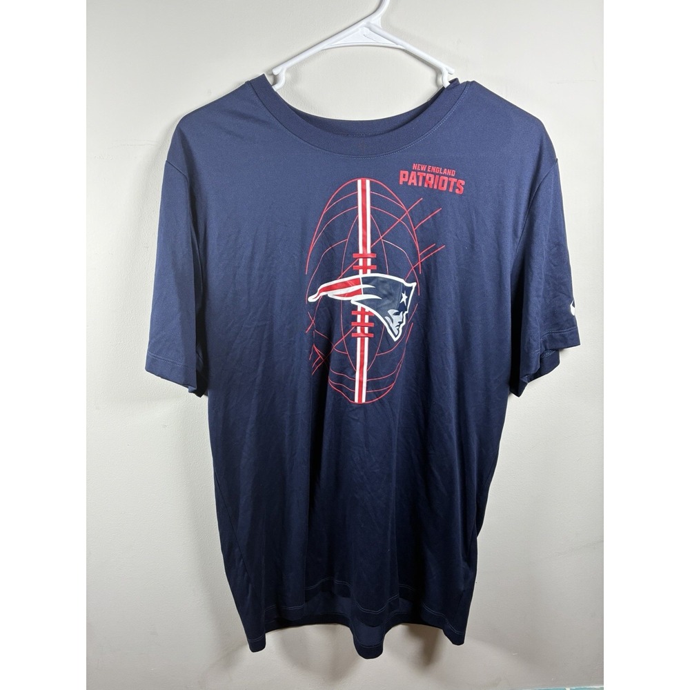 #M139 Men Nike Dri Fit Large New England Patriots Shirt